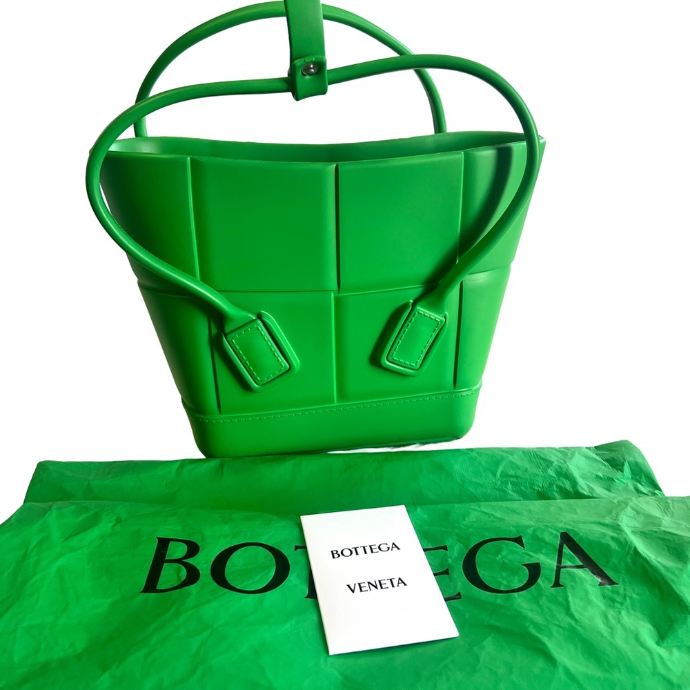 NWOT - Bottega Veneta The Arco Tote – Green Rubber – 100% Authentic